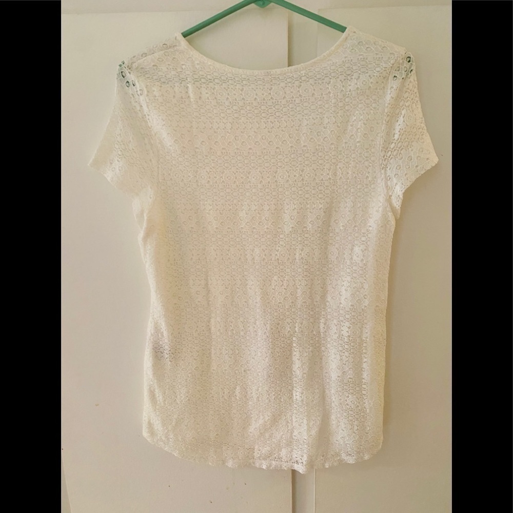 Leo & Nicole white tee with lace overlay